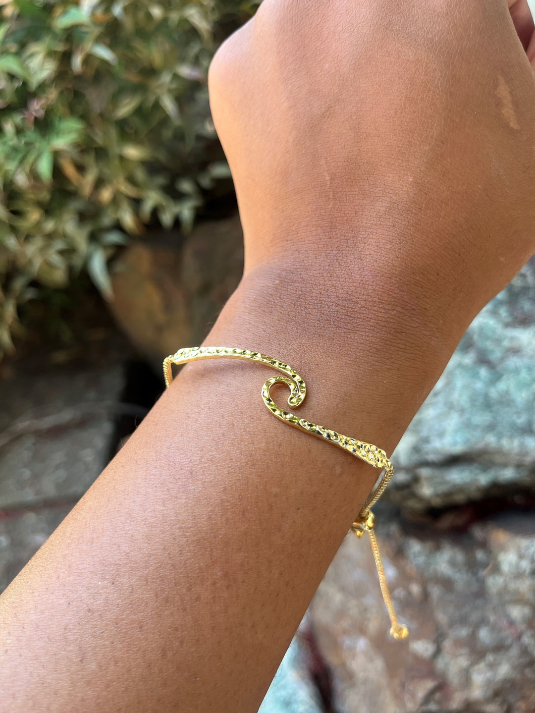 910 Gold Wave Adjustable Bracelet