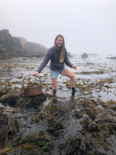 Load image into Gallery viewer, Seaweed &amp; Rose Face Mask
